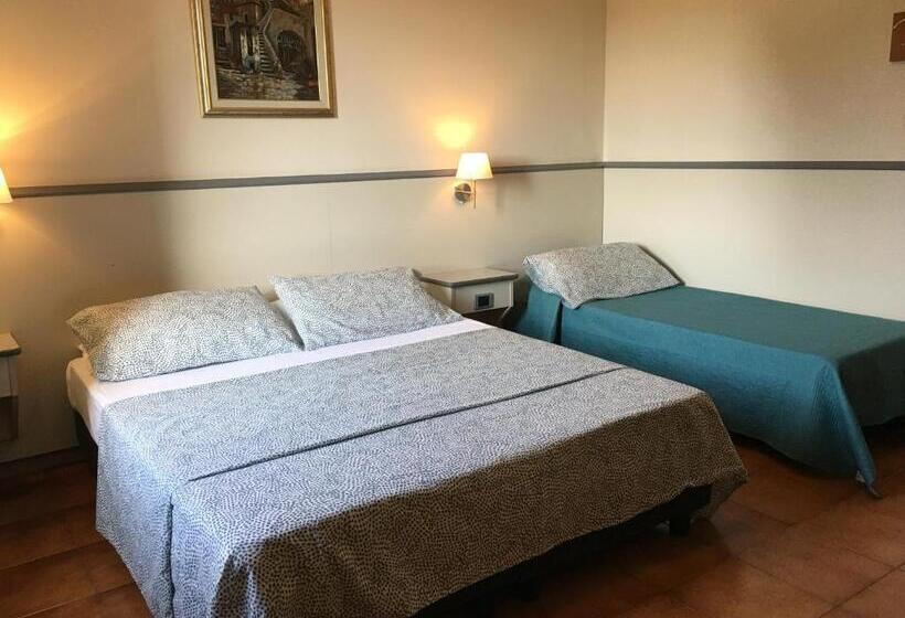 Chambre Standard, Ai Tufi