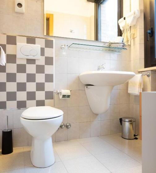 Chambre Supérieure, Ai Tufi