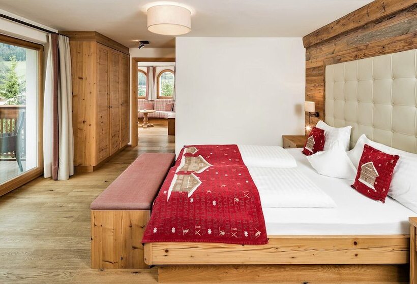 سوییت لوکس, Almhof Hotel Call