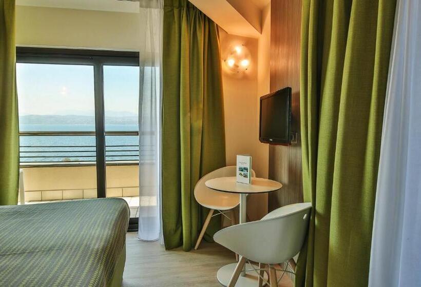 Superior room with lake view, Ideal