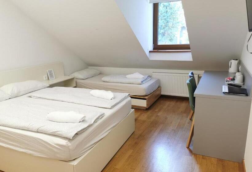 اتاق استاندارد سه نفره, Rooms Sincere 1830