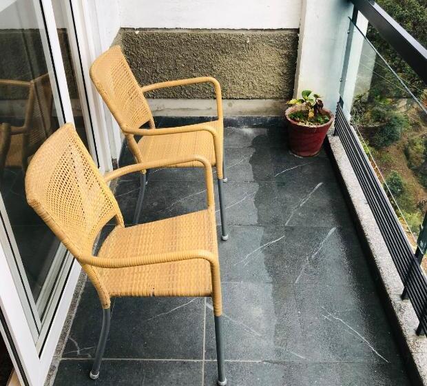 디럭스 룸, Chail Residency