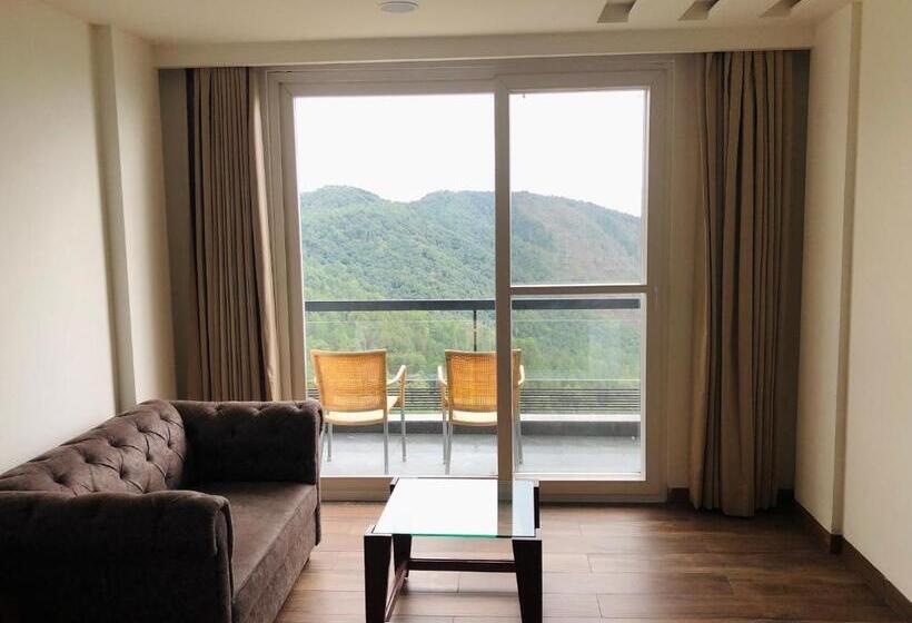 디럭스 룸, Chail Residency