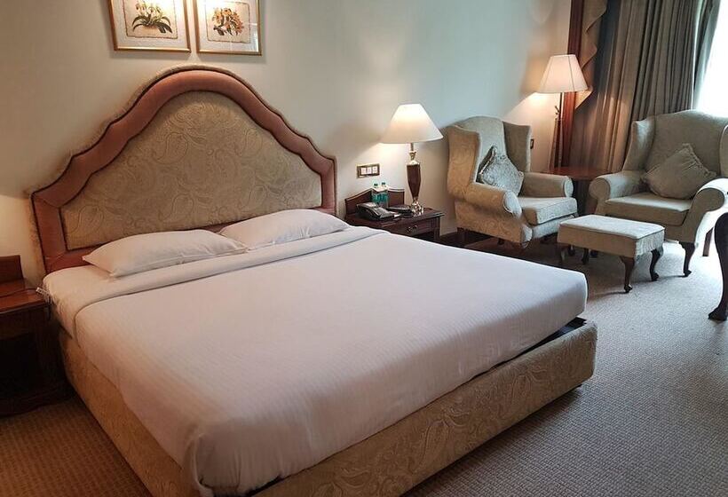 اتاق پرمیوم, The Palms Town & Country Club   Resort