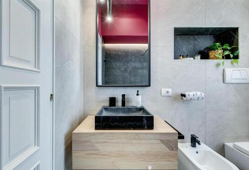 آپارتمان 1 خوابه با تراس, Vivilo Roma Trevi   Luxury Experience   Private Jacuzzi On Terrace   Insane View