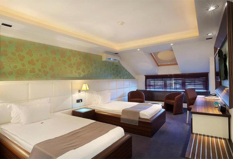 اتاق استاندارد, Garni Hotel Crystal
