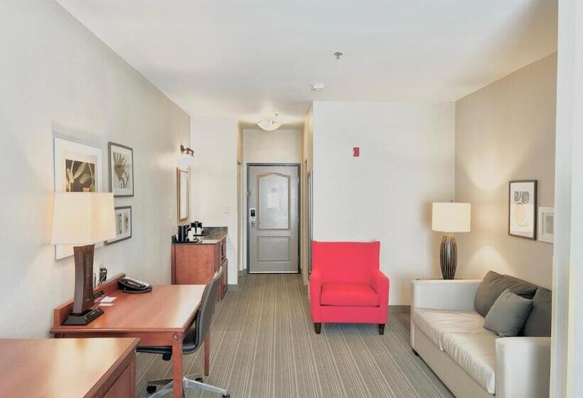 Люкс Deluxe Кровать Кинг, Country Inn & Suites By Radisson, Emporia, Va