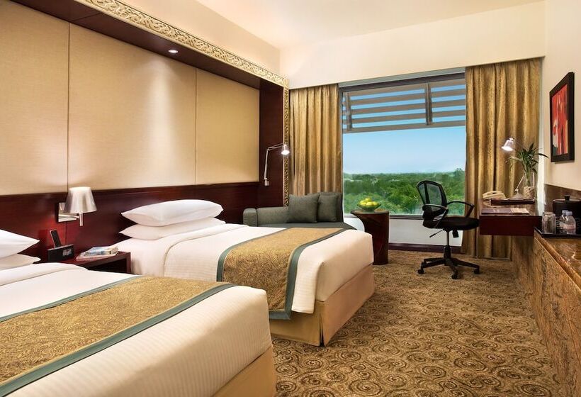 Номер Клуб, Crowne Plaza Ahmedabad City Centre, An Ihg