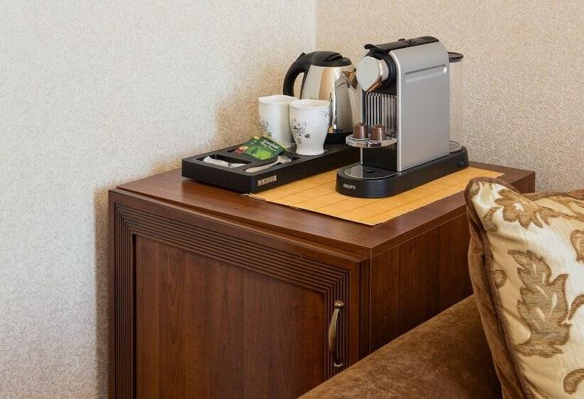 Номер Deluxe, Kamergersky