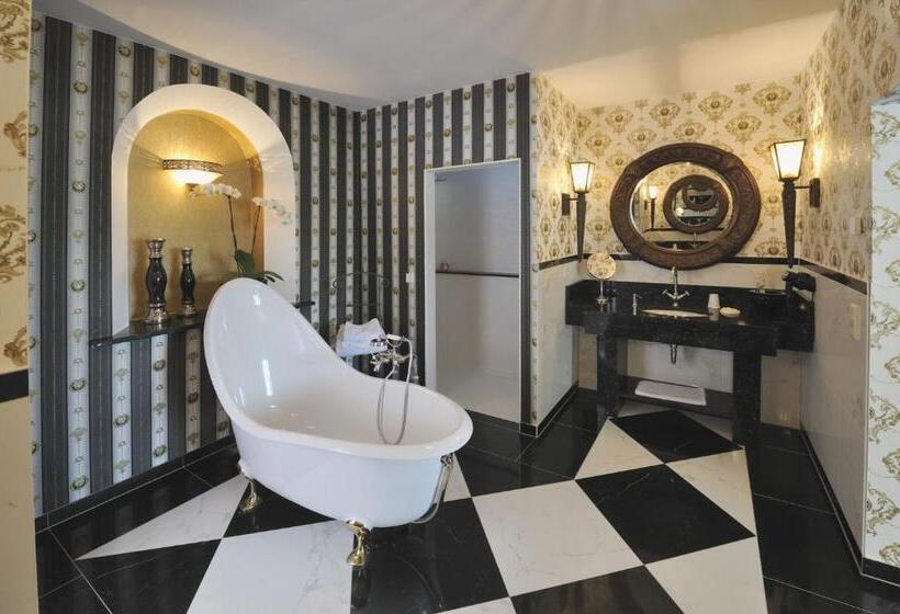 Люкс Повышенной Комфортности, Landhaus Hotel Romantik