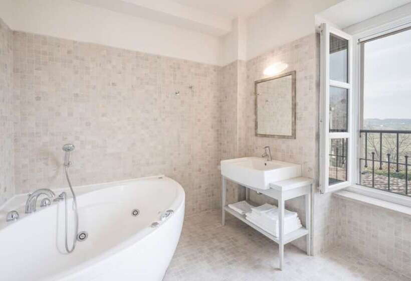 اتاق سوپریور با وان آب گرم, Spinerola Hotel In Cascina & Restaurant Uvaspina