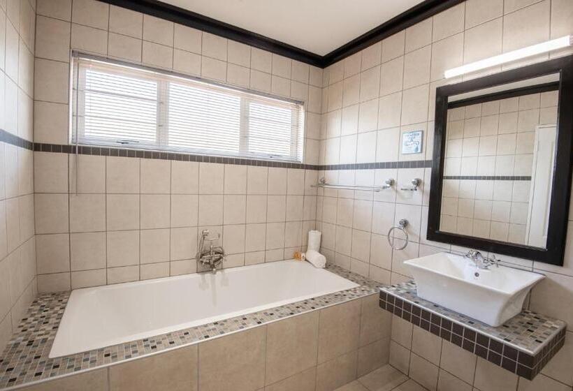 اتاق لوکس, Arebbusch Travel Lodge