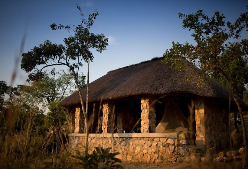 کلبه ییلاقی, Nkonyeni Lodge & Golf Estate