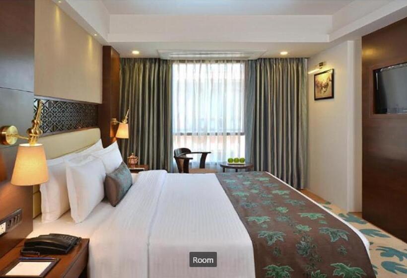Номер Премиум, Golden Tulip Srinagar