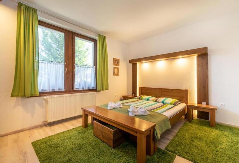 Апартаменты 2 Спальни, Juhar Apartmanház