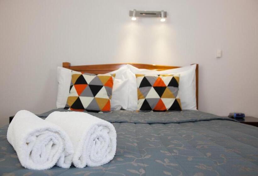 Студия Стандарт, Alton Lodge Motel