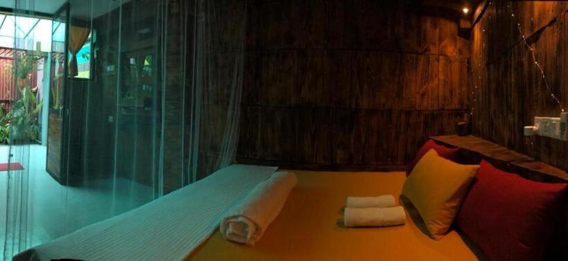 Номер Стандарт Внутренний, La Pinchi  Pinchi S Bed