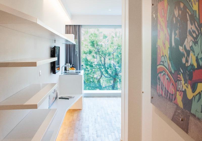 سوییت لوکس, Marina Gardens Boutique&suites
