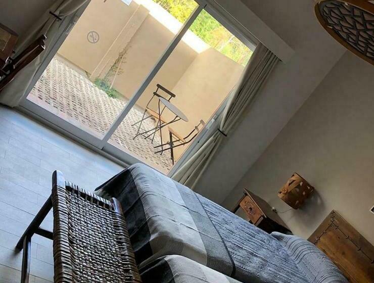 디럭스 룸, Mestizo