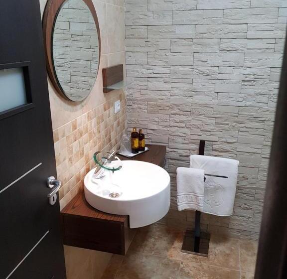 اتاق سوپریور با تخت بزرگ, Bk