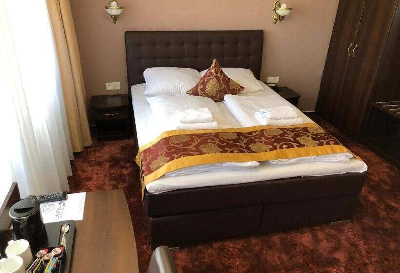 اتاق استاندارد چهار تخته, Atlas Berlin