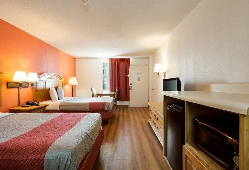 Номер Deluxe, Motel 6 Clarksville, Tn