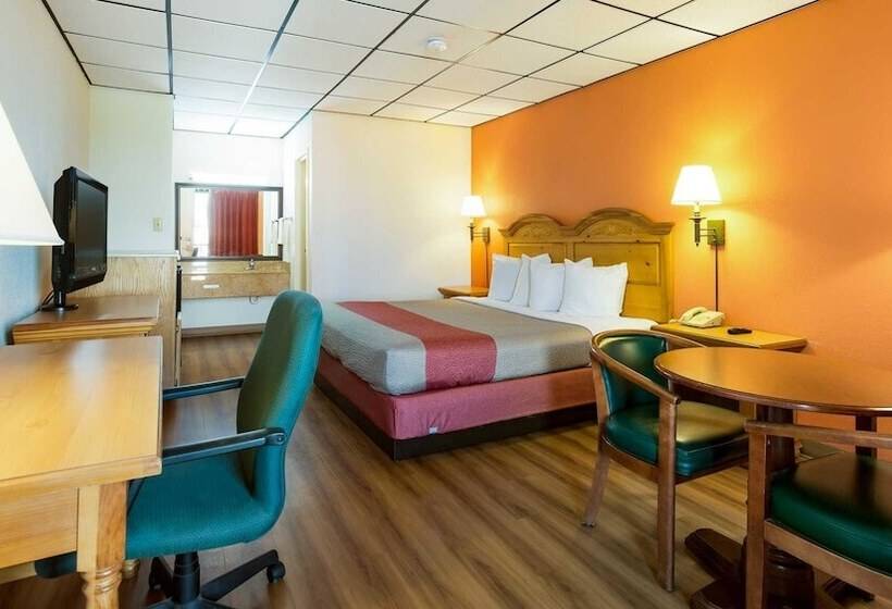 适用于残疾人士的豪华房间, Motel 6 Clarksville, Tn