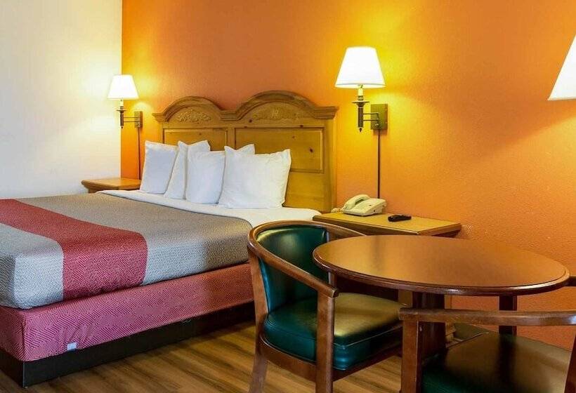 Номер Deluxe, Motel 6 Clarksville, Tn