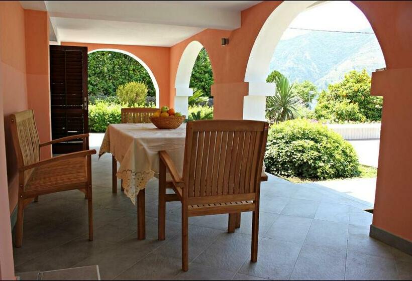 آپارتمان 1 خوابه با تراس, Accommodation Tomcuk