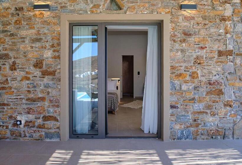 Полулюкс с Бассейном, Amal Kythnos Suites