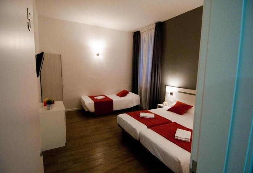 اتاق استاندارد سه نفره, Hostal Live Barcelona