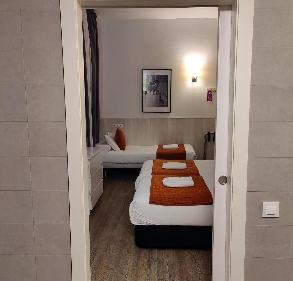 اتاق استاندارد سه نفره, Hostal Live Barcelona