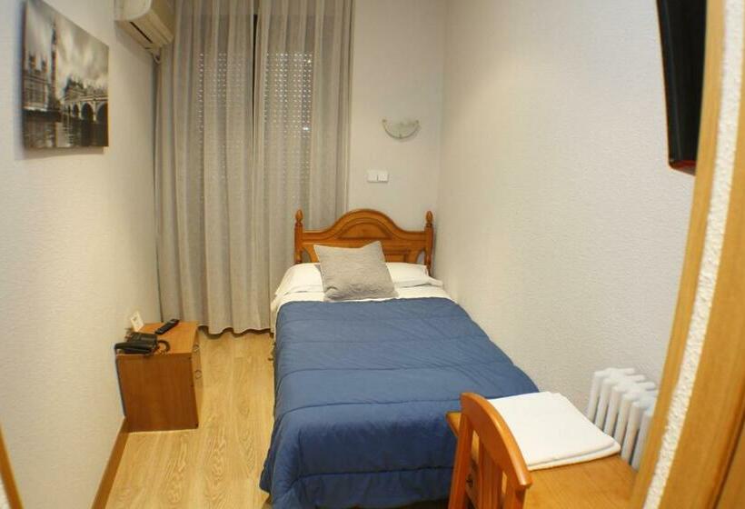 اتاق استاندارد یک نفره, Hostal Santa Cruz