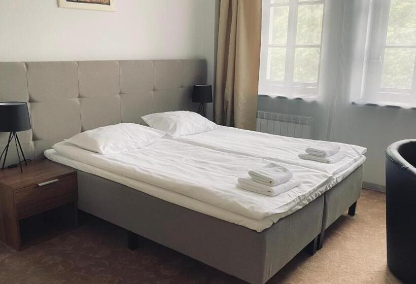 Студия Deluxe, Kolorowa