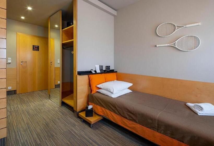 标准单人间, Restauracja Tenis Kortowo