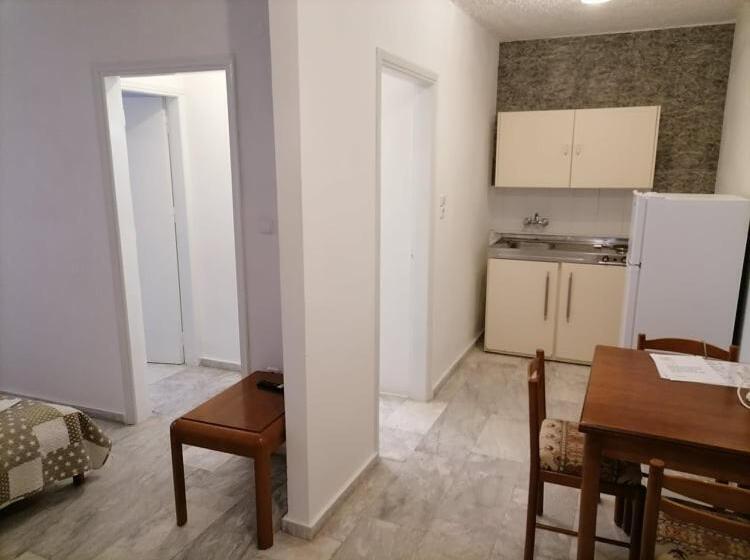 Четырехместный Номер Стандарт Вид на Сад, Katerina Apartments