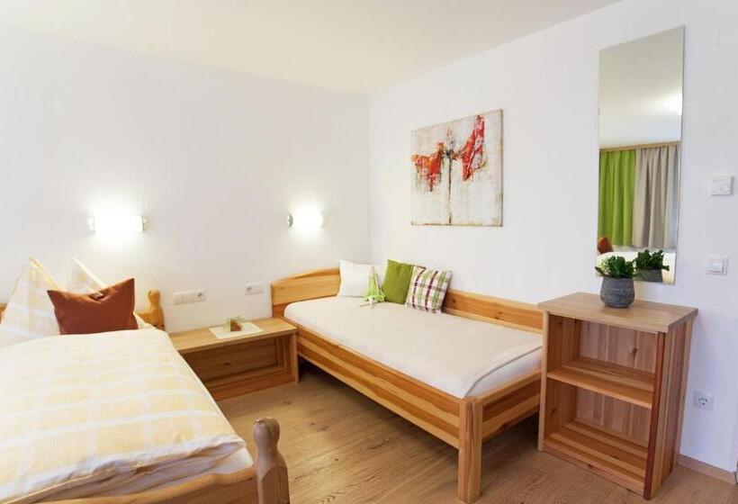 带阳台的三人标准间, B&b Landhaus Vierthaler
