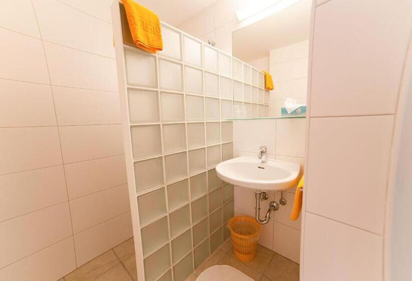 Трехместный Номер Стандарт с Балконом, B&b Landhaus Vierthaler