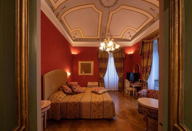 سوییت لوکس, Marchese Del Grillo