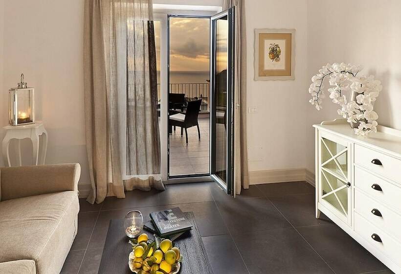 Номер Deluxe Вид на Море с Балконом, Tenuta Del Poggio Antico
