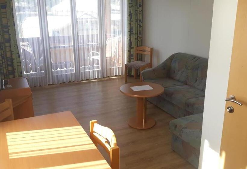 1 Bedroom Apartment Lake View, Untergasser