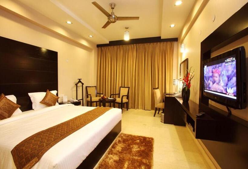 带大床的高级房间, Five Elements Hotels The Claire