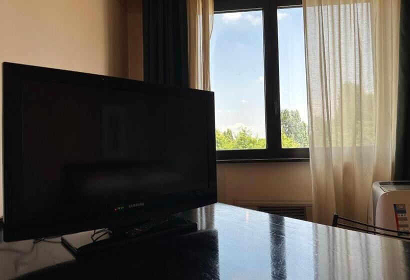 Номер Superior, Griselda