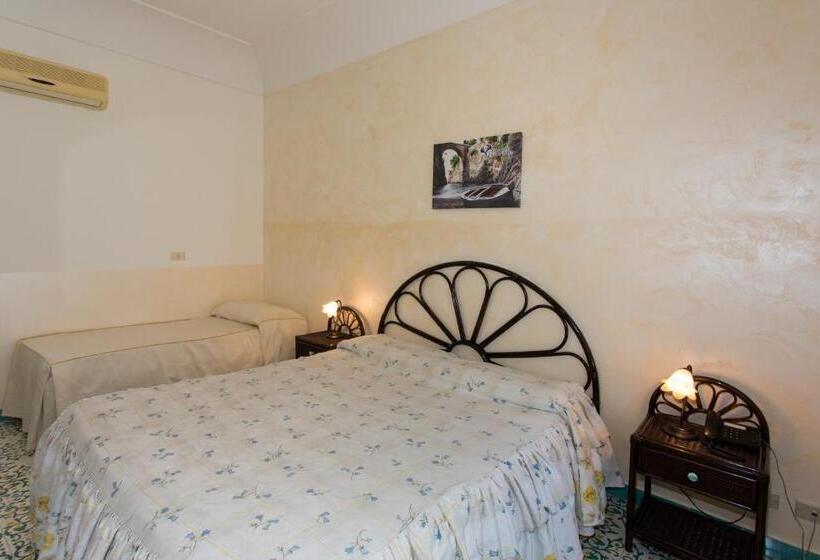 اتاق استاندارد سه نفره, Fico D India Relais