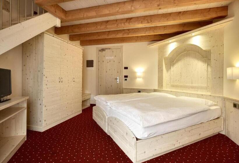 سوییت جونیور, Panorama Hotel Fontanella