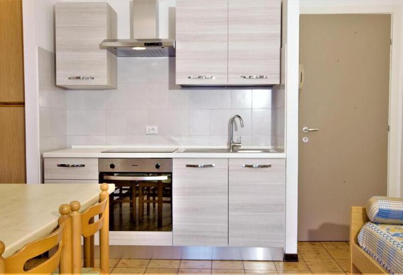 Апартаменты 1 Спальня, Residence Columbia
