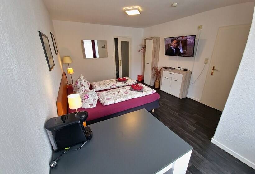 Quarto Estandar, Pension Hamburg