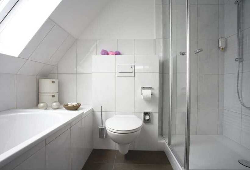 شقة غرفة واحدة, Romantik Berghotel Astenkrone