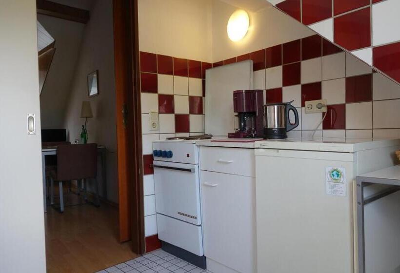 آپارتمان 1 خوابه, Pension Am Helenenwall