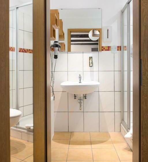 Номер Стандарт, Waldhotel Schinkenwirt